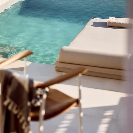 Civitas Milos מלון אדאמאס