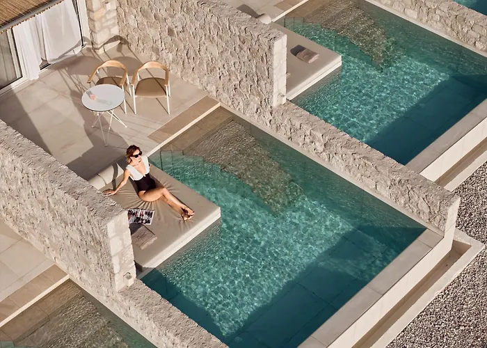 Civitas Milos Hotel *